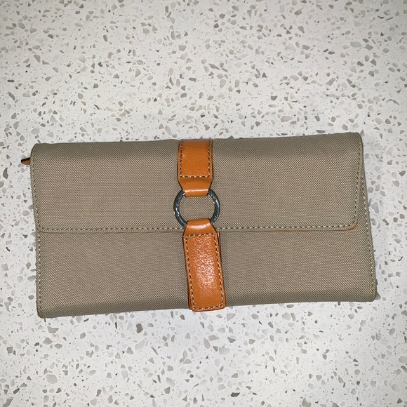 Large Kate Spade Wallet - Picture 1 of 6
